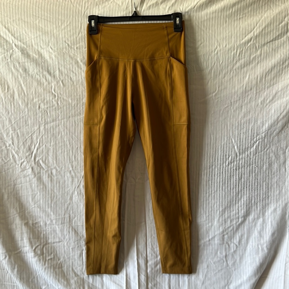 GF collective NWOT compressive legging with pockets